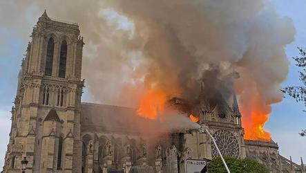 结构仿真工程师揭秘巴黎圣母院火灾倒塌过程与原因