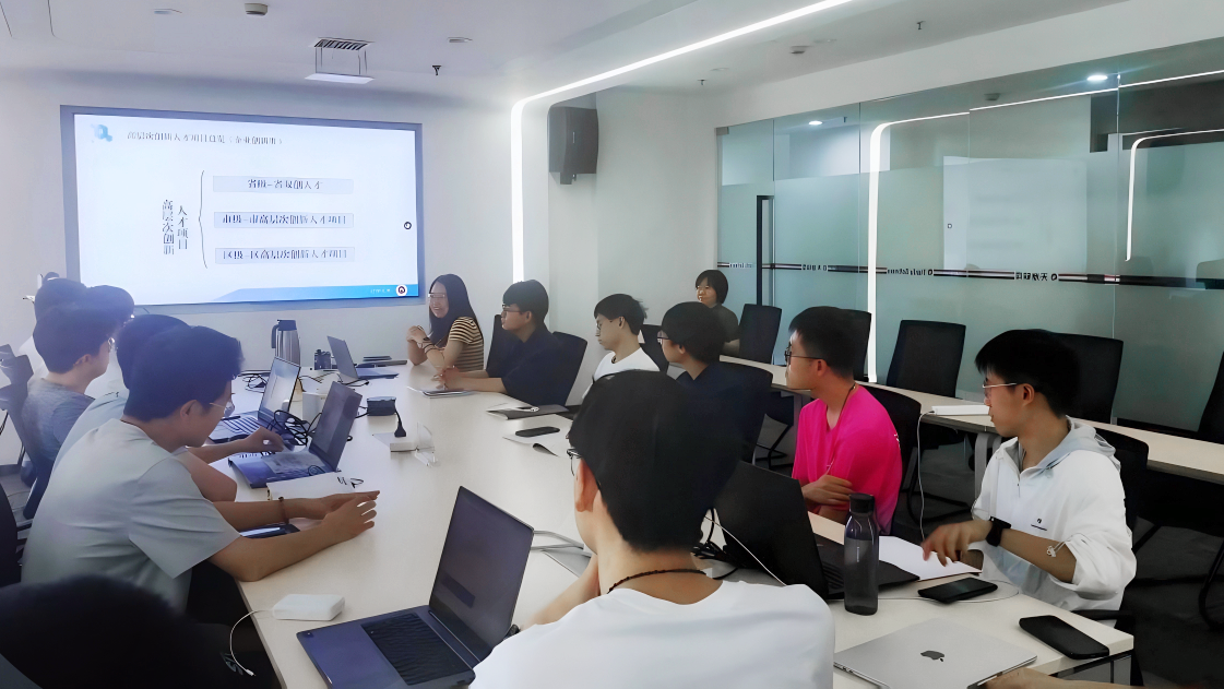 天洑邀请南京江宁开发区科技人才局为清华大学博士生实践支队开展人才交流座谈会