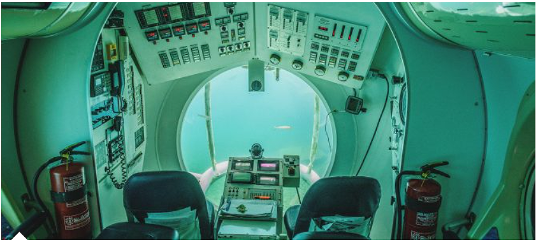 潜艇船首形式的水声学和水动力学优化