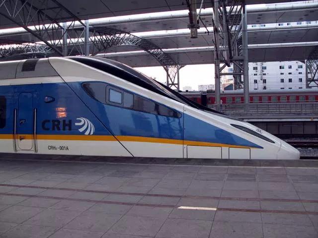 BOB盘口:中国铁路第六次大提速001A的原蓝色涂装CRH5A