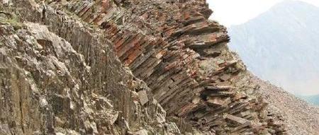 抗拉强度对岩石边坡稳定性的影响