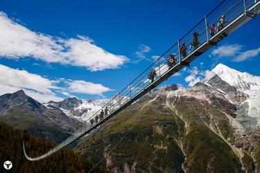 【千牛文摘】瑞士落成世界最长人行吊桥