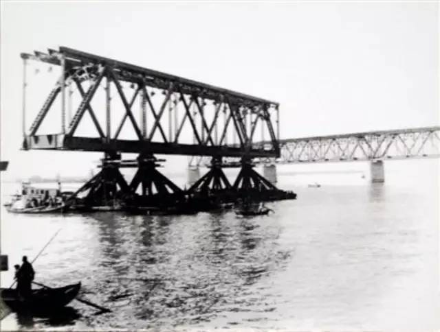 钱塘江大桥： 一座架起中华民族气节的桥梁