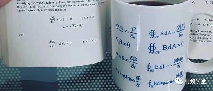 麦克斯韦方程组竟然这么简单？！