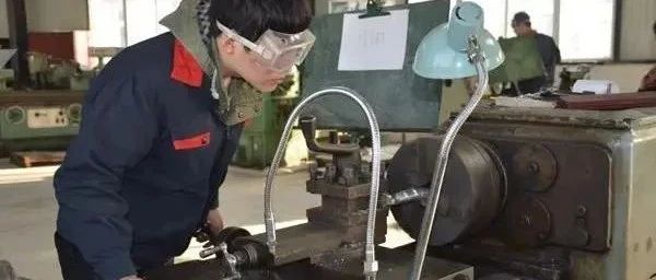 为什么程序员比机械工程师工资高很多？