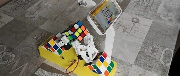 【3D打印】自动解魔方机器人结构3D打印图纸 STL格式 附源代码