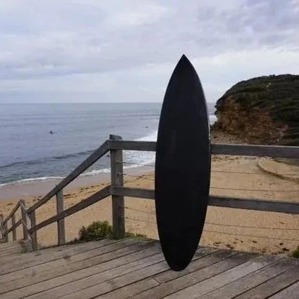 JUC Surf打造出全球首个可回收碳纤维冲浪板