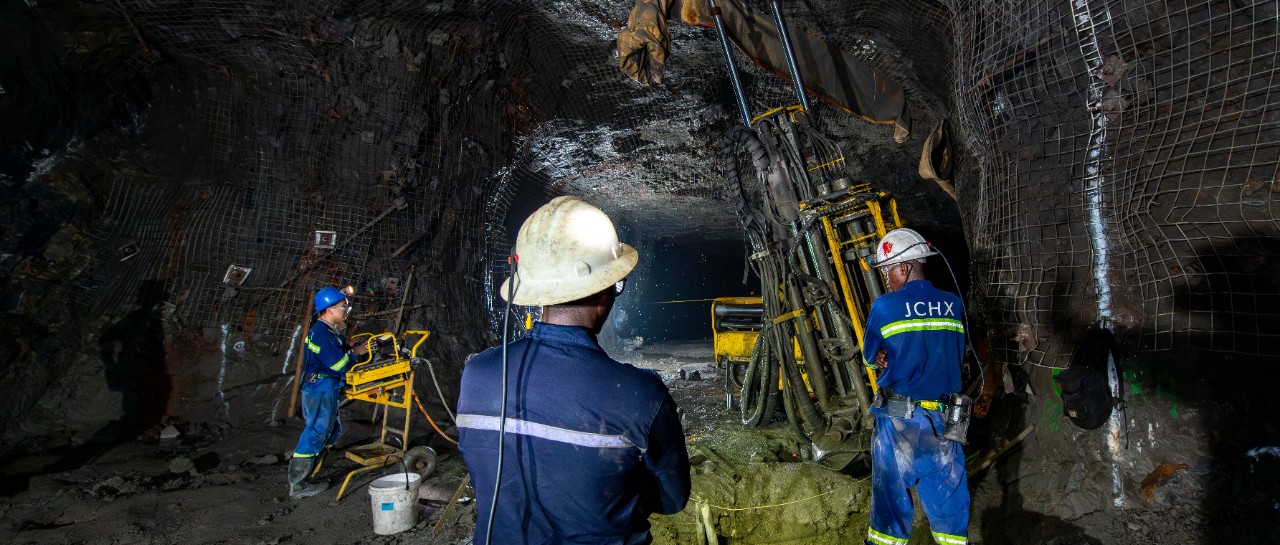 百年采矿---艾芬豪矿业重启世界超高品位的多金属矿
