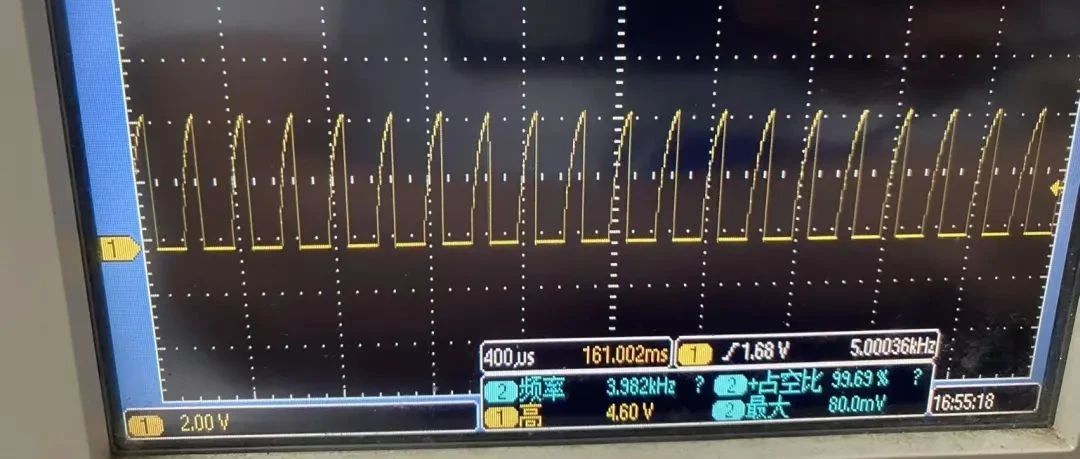 群友的问题：用PWM控制PB7，实际测试发现R4两端的PWM的幅值很低，这是啥原因？