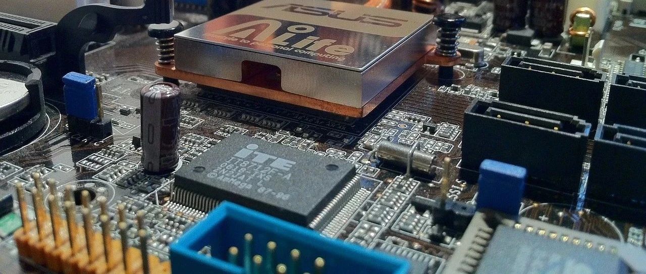 看了EEVblog关于DIY的帖子，发现国外的工程师不待见国内的电子爱好者。。。