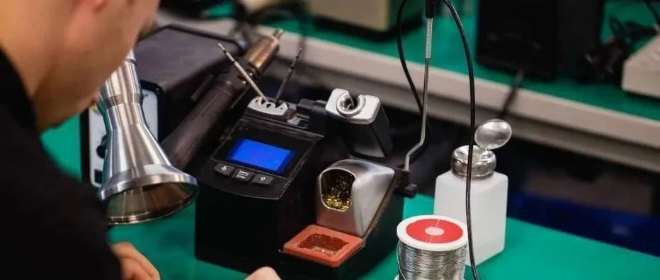 做了7年硬件设计突然被裁员，如今换了技术方向，发现这岗位真香！