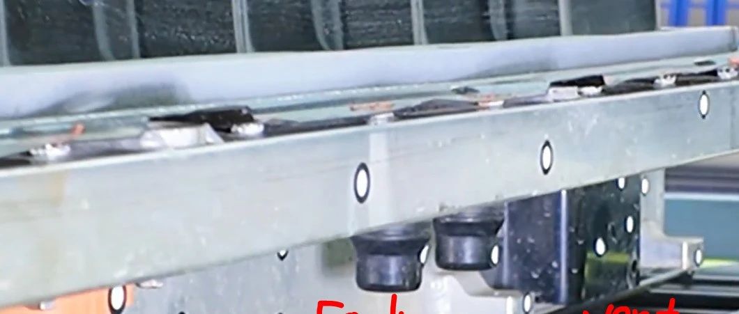 小米SU7 MAX电池拆解-1