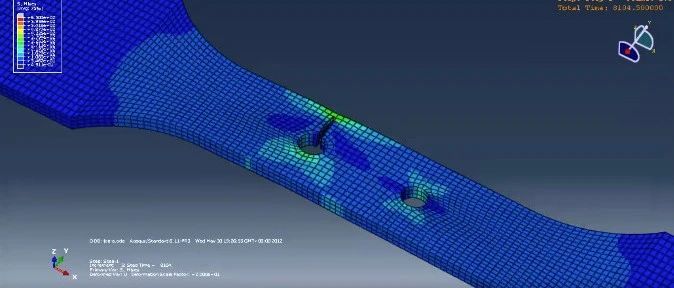 基于 ABAQUS 的带孔板疲劳裂纹扩展模拟方法