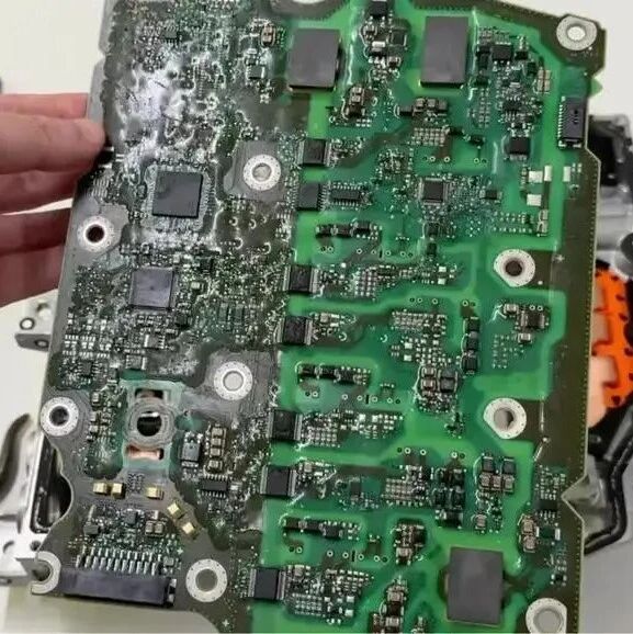 拆解小米SU7电机驱动逆变器