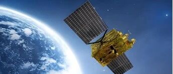 卫星明明没碰撞，为何会莫名失效？答案藏在 “冰火” 热变形里