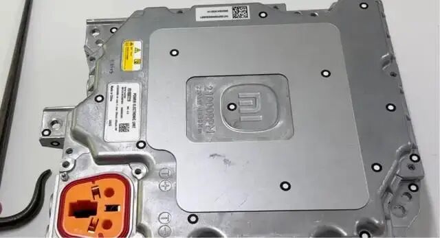 拆解小米SU7逆变器：这几个设计非常亮眼-有驾