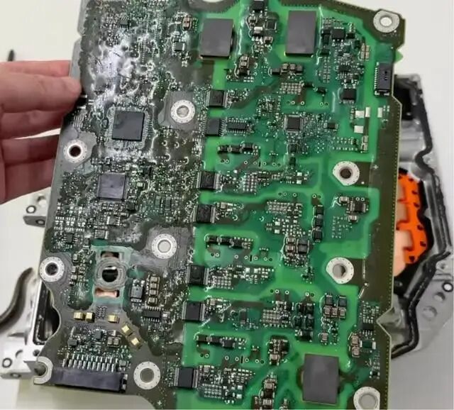 拆解小米SU7逆变器：这几个设计非常亮眼-有驾