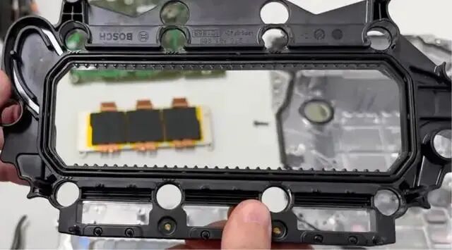 拆解小米SU7逆变器：这几个设计非常亮眼-有驾