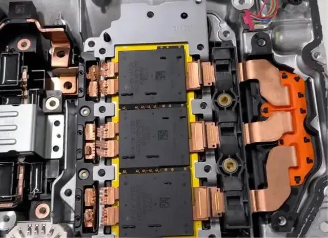 拆解小米SU7逆变器：这几个设计非常亮眼-有驾