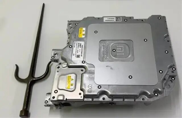 拆解小米SU7逆变器：这几个设计非常亮眼-有驾