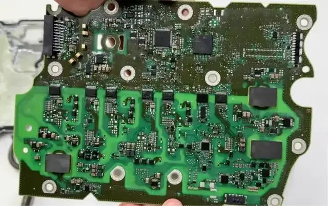 拆解小米SU7逆变器：这几个设计非常亮眼-有驾