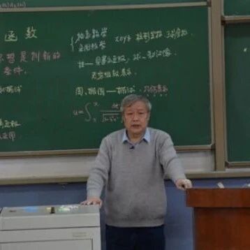 笔尖铸学魂 讲台育桃李 —— 记西电 “微波泰斗” 梁昌洪教授