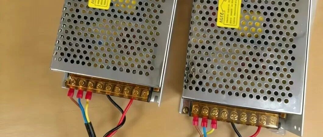 两个12V/10A电源并联带15A，用了7天没炸，但别学我！