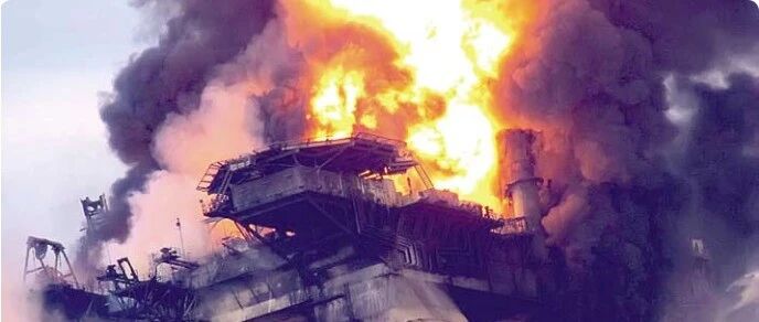 马康多油井死亡记