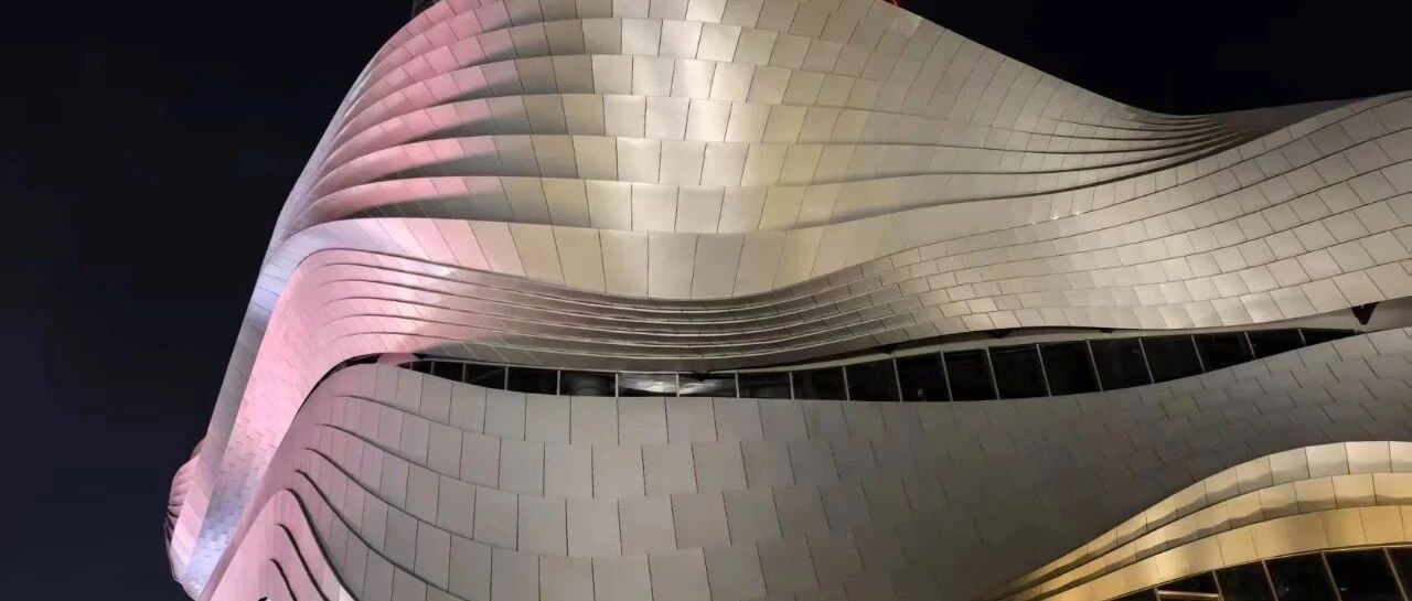 国内丑陋的双曲建筑为何能落地！