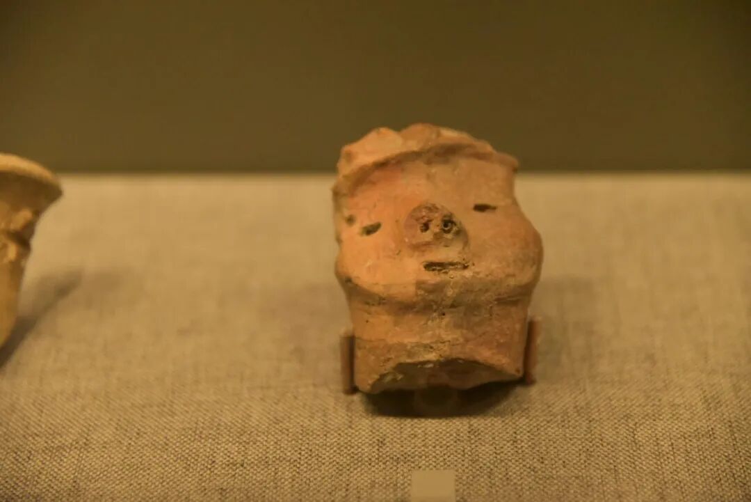 人面陶塑三